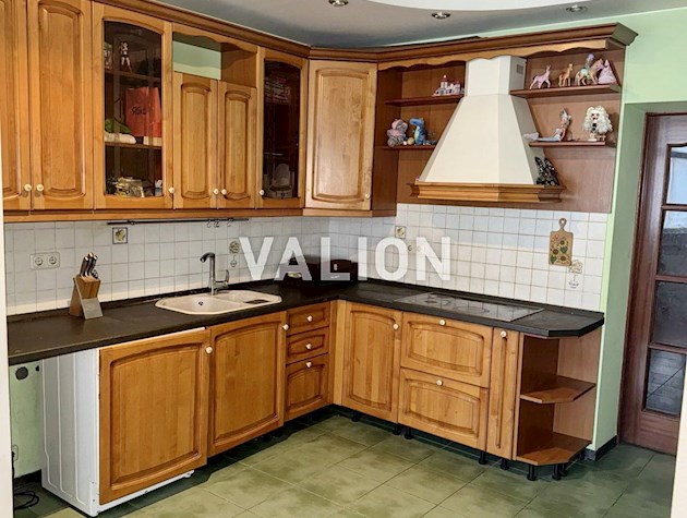 Продаж 3 кімн. квартири вул. Золотоустівська 10-12