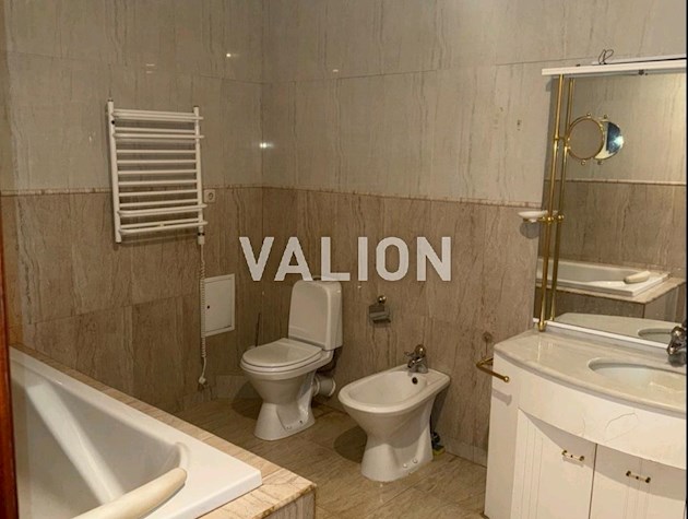 Продаж 3 кімн. квартири вул. Золотоустівська 10-12