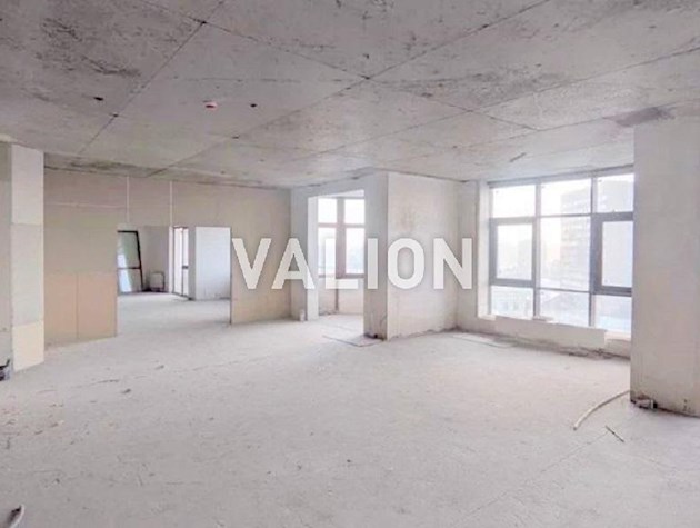 Продаж 5-к квартири Богдана Хмельницького 58а