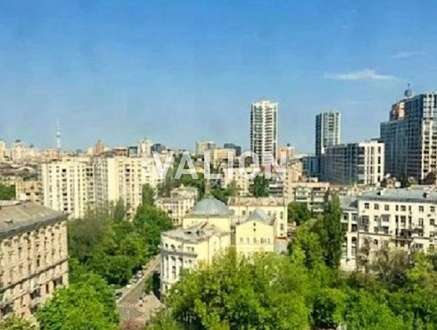 Продаж 5-к квартири Богдана Хмельницького 58а