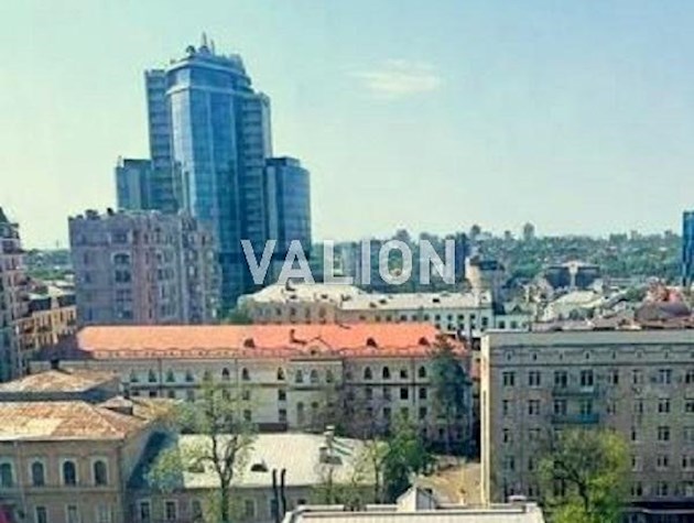 Продаж 5-к квартири Богдана Хмельницького 58а