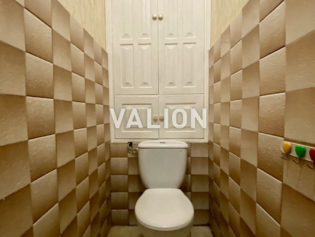 Продажа 2-комнатной квартиры сталинского типа в центре города, правительственный квартал по улице Филиппа Орлика 24/1.