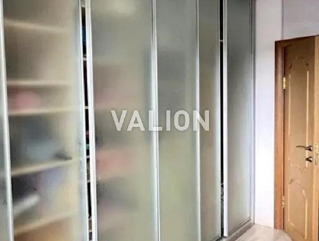 Продаю уютную 3 комнатную квартиру по адресу: ул. Героев Днепра, дом. 35, Оболонский район.