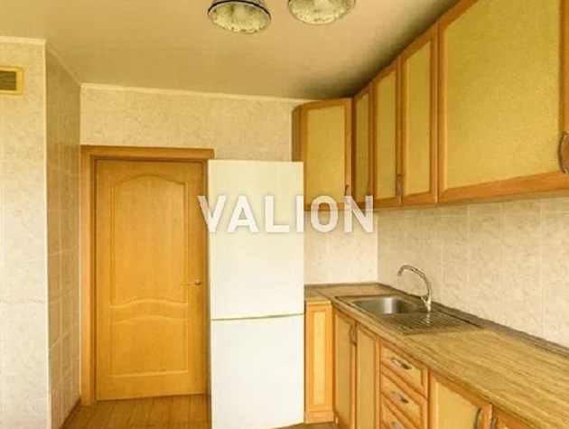 Продаю уютную 3 комнатную квартиру по адресу: ул. Героев Днепра, дом. 35, Оболонский район.