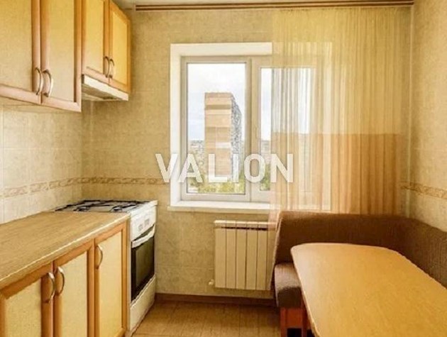 Продаю уютную 3 комнатную квартиру по адресу: ул. Героев Днепра, дом. 35, Оболонский район.