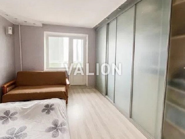 Продаю уютную 3 комнатную квартиру по адресу: ул. Героев Днепра, дом. 35, Оболонский район.