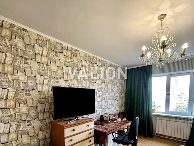 Продаю уютную 3 комнатную квартиру по адресу: ул. Героев Днепра, дом. 35, Оболонский район.