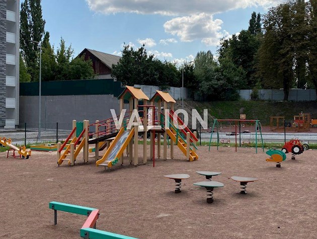 Продам 2 комн. по ул. Коноплянской 22 Б. Минский массив.