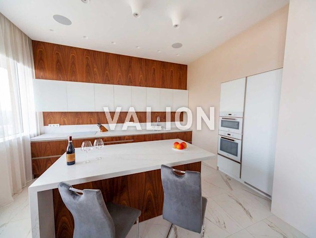 Продажа 4-х комнатной квартиры Здановской Юлии (Ломоносова) .75а Голосеевский район