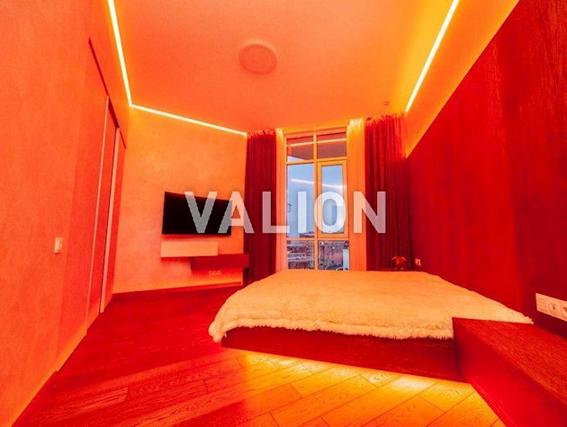 Продажа 4-х комнатной квартиры Здановской Юлии (Ломоносова) .75а Голосеевский район