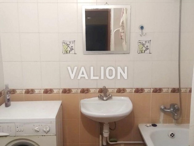 Продам 2к, другій поверх, Позняки, вул. Олени Пчілки, 4