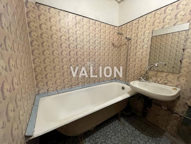 Продаю просторную 2 комнатную квартиру в Подольском районе по проспекту Европейского Союза, 62Б.