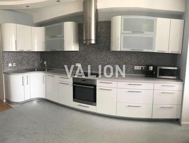 Продажа 5-к квартири ул. Срибнокильская 1