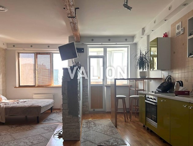 Продажа 1 ком. Квартиры с ремонтом, студия, ул. Натальи Ужвий, 12, Виноградарь