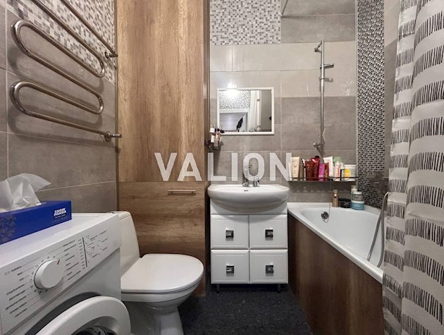 Продажа 1 ком. Квартиры с ремонтом, студия, ул. Натальи Ужвий, 12, Виноградарь