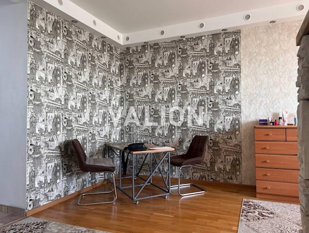 Продажа 1 ком. Квартиры с ремонтом, студия, ул. Натальи Ужвий, 12, Виноградарь