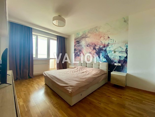 Продажа 3-кімнатной квартиры з ПАРКОМІСЦЕМ ул. Юрия Поправки 4/39а