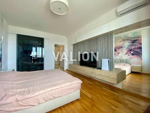 Продажа 3-кімнатной квартиры з ПАРКОМІСЦЕМ ул. Юрия Поправки 4/39а