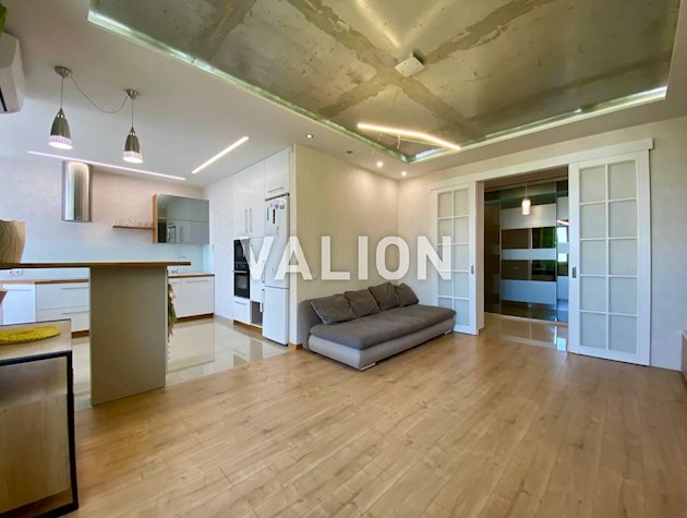 Продажа 3-кімнатной квартиры з ПАРКОМІСЦЕМ ул. Юрия Поправки 4/39а