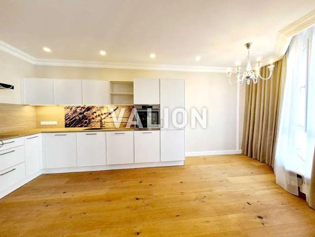 Продаж 3-к квартири вул. Єлизавети Чавдар 1