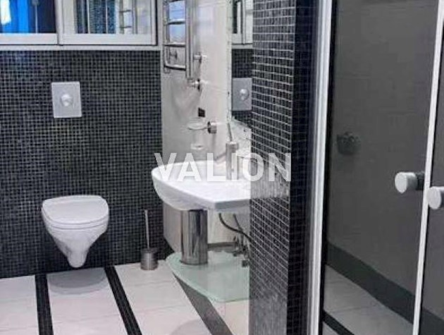 Продажа 4-комнатной квартиры ул. Ахматовой Анны 13г