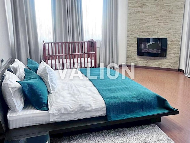 Продаж дворівневої квартири за адресою вул. А Ахматової,13-Г