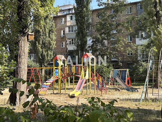 Продам 2к квартиру Мирослава Поповича, 8, Святошинский р-н Метро Житомирская, Академгородок