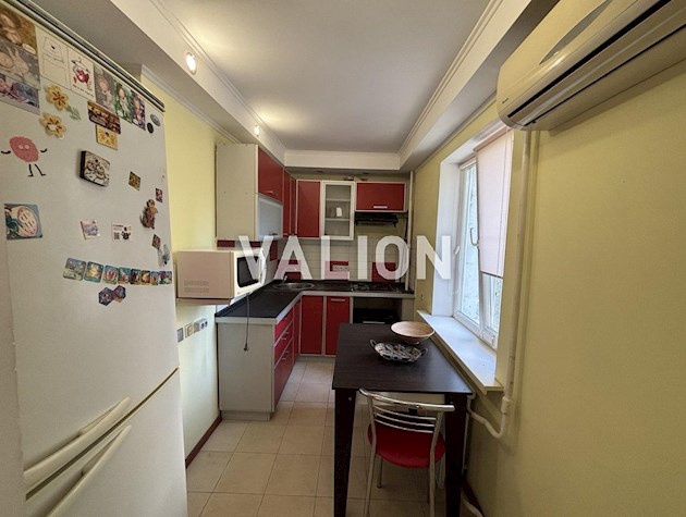 Продам 2к квартиру Мирослава Поповича, 8, Святошинский р-н Метро Житомирская, Академгородок