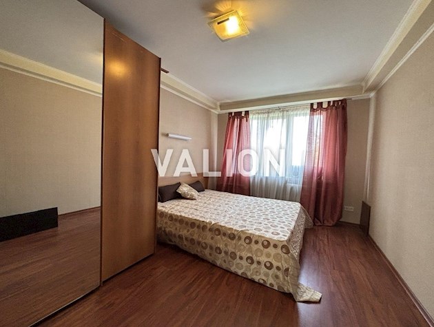 Продам 2к квартиру Мирослава Поповича, 8, Святошинский р-н Метро Житомирская, Академгородок