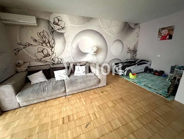 Продажа 1-комнатной квартиры по ул. Ялтинская, 5-Б, Дарницкий р-н