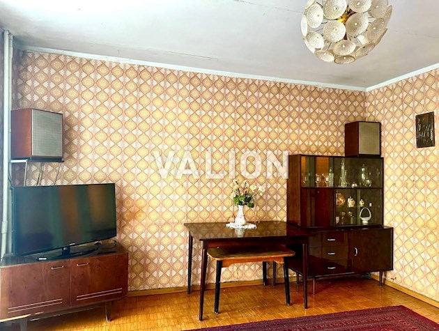 3к квартира пр-т Лобановского (Краснозвездный) на 3 этаже в кирпичном доме с газом