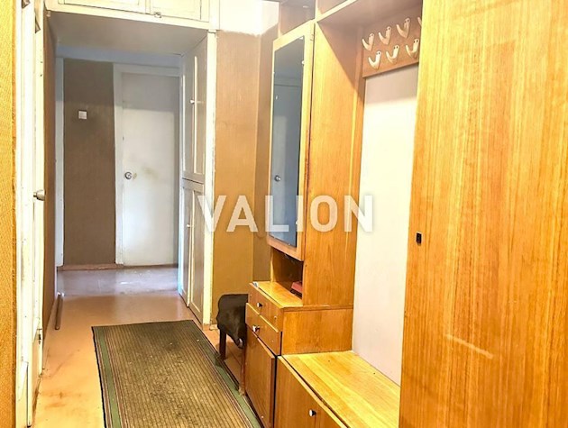 3к квартира пр-т Лобановского (Краснозвездный) на 3 этаже в кирпичном доме с газом