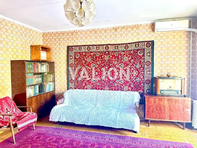 3к квартира пр-т Лобановского (Краснозвездный) на 3 этаже в кирпичном доме с газом