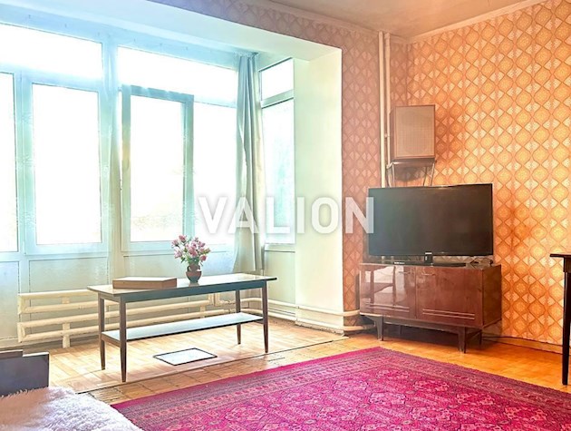 3к квартира пр-т Лобановского (Краснозвездный) на 3 этаже в кирпичном доме с газом