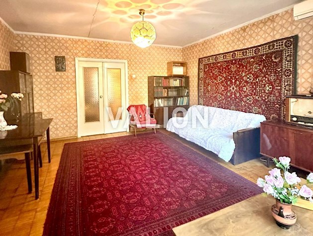 3к квартира пр-т Лобановского (Краснозвездный) на 3 этаже в кирпичном доме с газом