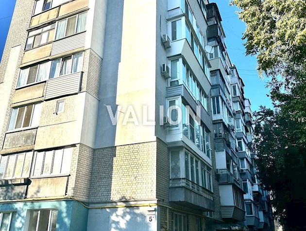 3к квартира пр-т Лобановского (Краснозвездный) на 3 этаже в кирпичном доме с газом