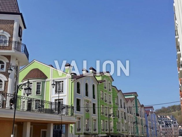 Продаж 3-к квартири вул. Дегтярна 20а