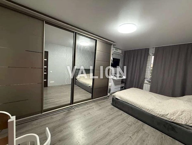 Продаж 1-к квартири вул Кікабідзе 6а