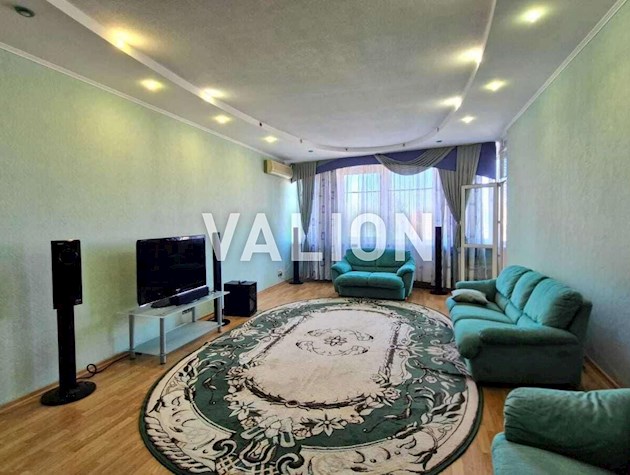 Продажа 4-комнатной квартиры ул. Богдана Хмельницкого 41