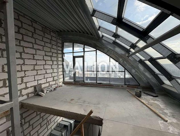 Продажа 4-комнатной квартиры ул. Драгомирова 4б