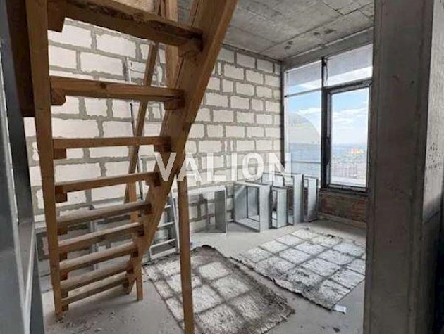 Продажа 4-комнатной квартиры ул. Драгомирова 4б