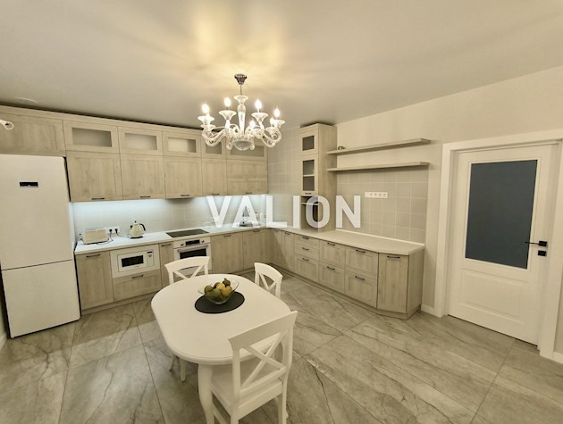 Продажа 4-х комнатной квартиры с ремонтом 133 кв.м., ул. Воробьева 13е, Соломенский район