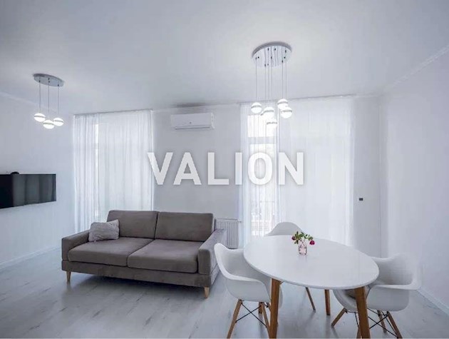 Продаж 2-к квартири вул. Регенераторна 4