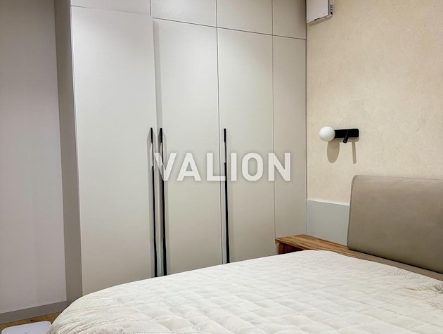 Продажа 2 комн. квартиры 65 кв.м. с современным ремонтом, Чоколовский бульвар 10, Севастопольская площадь