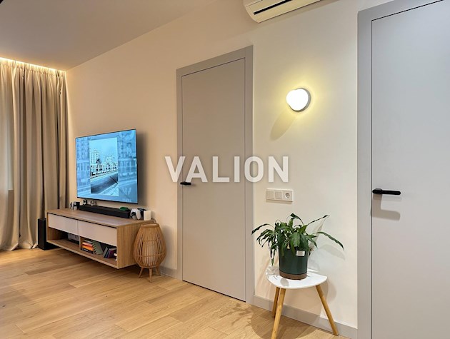 Продажа 2 комн. квартиры 65 кв.м. с современным ремонтом, Чоколовский бульвар 10, Севастопольская площадь