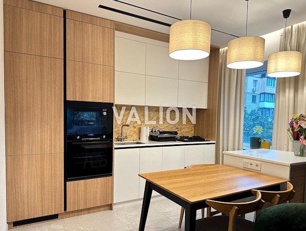 Продажа 2 комн. квартиры 65 кв.м. с современным ремонтом, Чоколовский бульвар 10, Севастопольская площадь