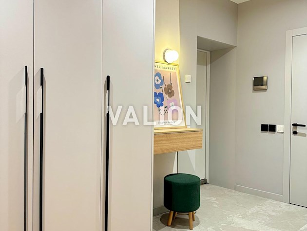 Продажа 2 комн. квартиры 65 кв.м. с современным ремонтом, Чоколовский бульвар 10, Севастопольская площадь