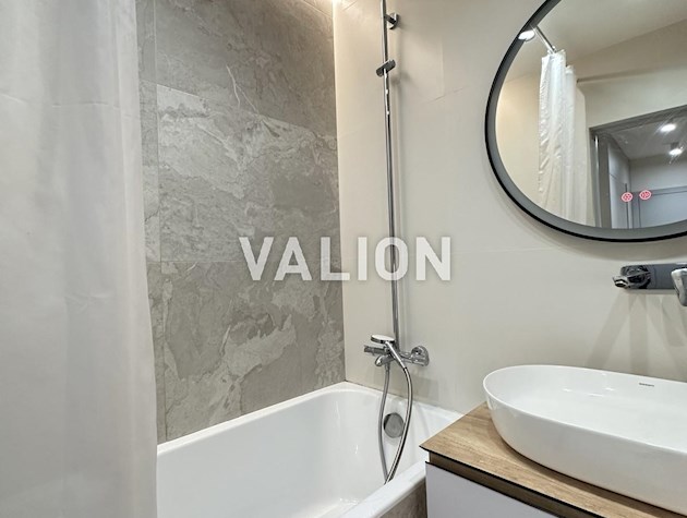 Продажа 2 комн. квартиры 65 кв.м. с современным ремонтом, Чоколовский бульвар 10, Севастопольская площадь