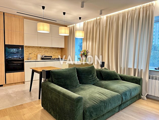 Продажа 2 комн. квартиры 65 кв.м. с современным ремонтом, Чоколовский бульвар 10, Севастопольская площадь