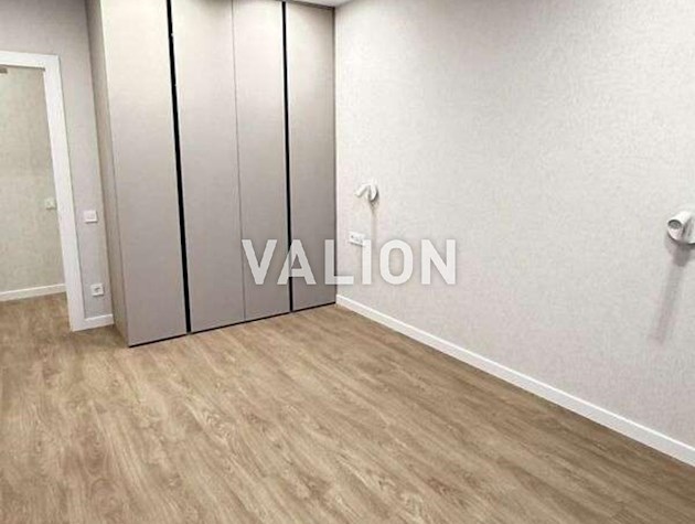 Продажа 2-к квартиры ул. Александра Олеся 7